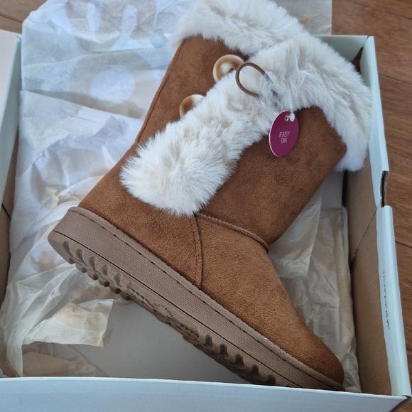 SO Other - Cozy Brown Faux Fur Boots